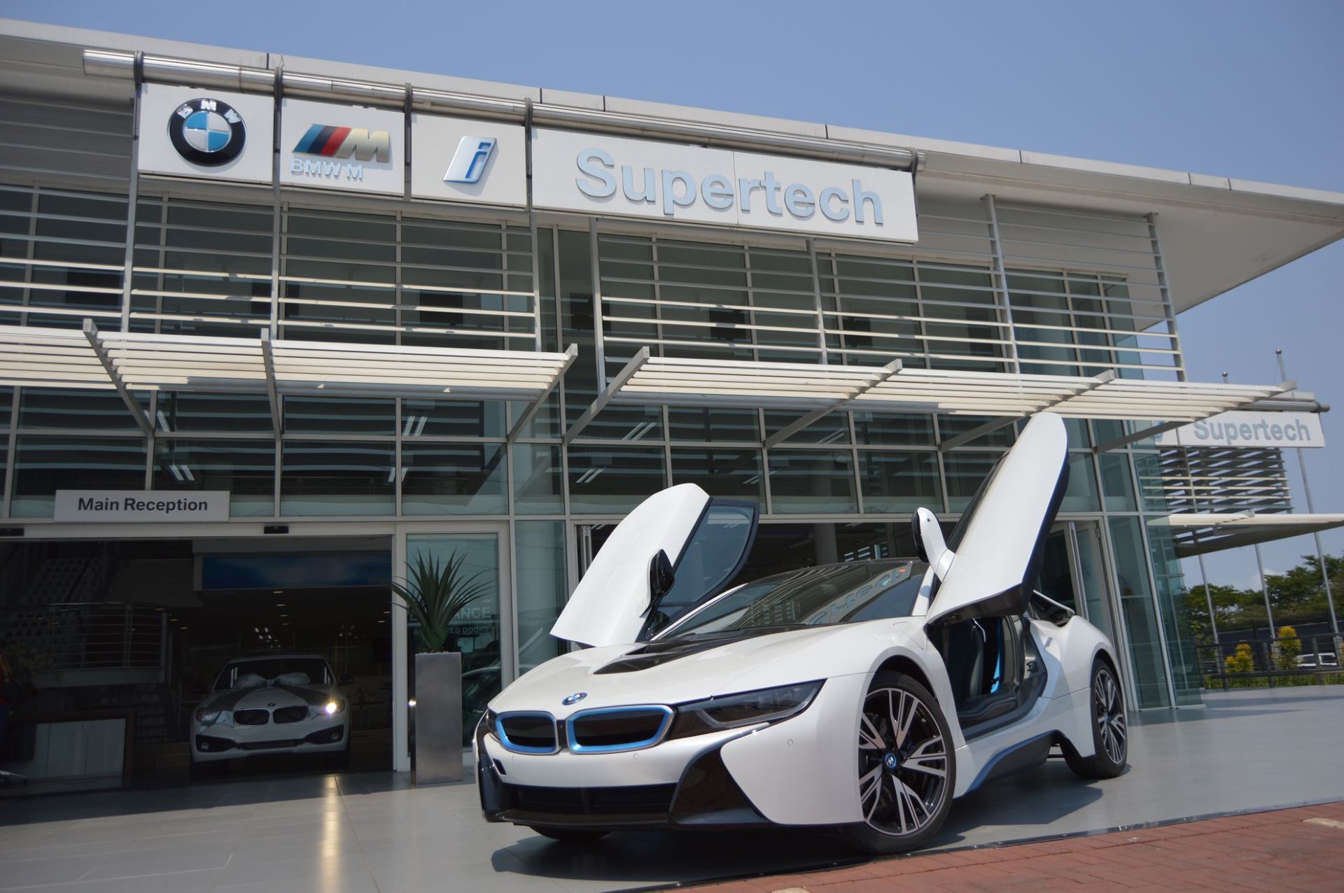advertising-on-dealerfloor-1.jpg