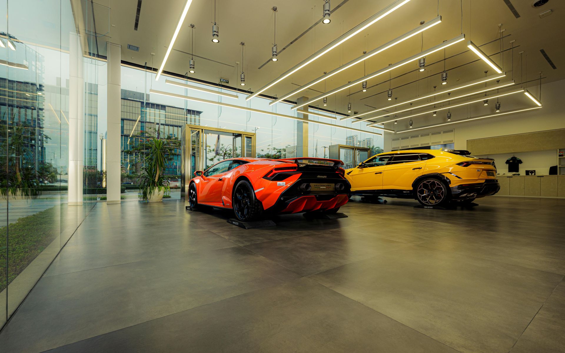 advertising-on-dealerfloor-3.jpg